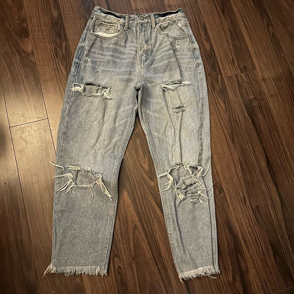 Twelve by ontwelfth distressed Jean 28 medium wash